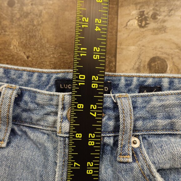 Lucky Brand Boyfriend Denim Shorts Women’s 6/28 Light Wash 5” Distressed Raw Hem - Picture 6 of 12